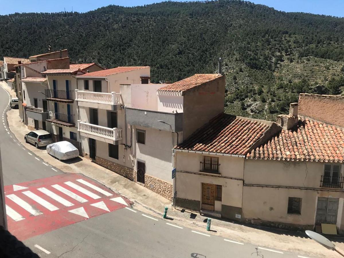 Alojamientos Rurales Entre Rocas Ayna Bagian luar foto