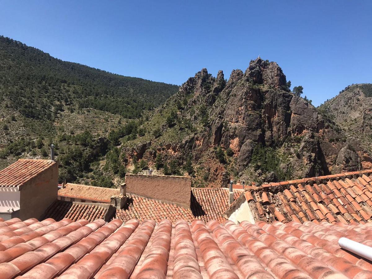 Alojamientos Rurales Entre Rocas Ayna Bagian luar foto