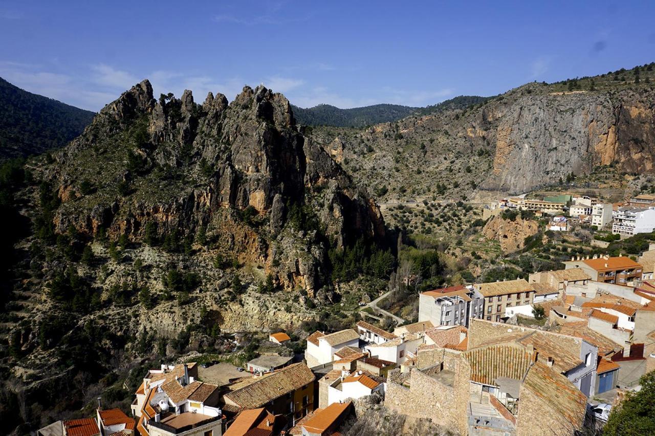 Alojamientos Rurales Entre Rocas Ayna Bagian luar foto