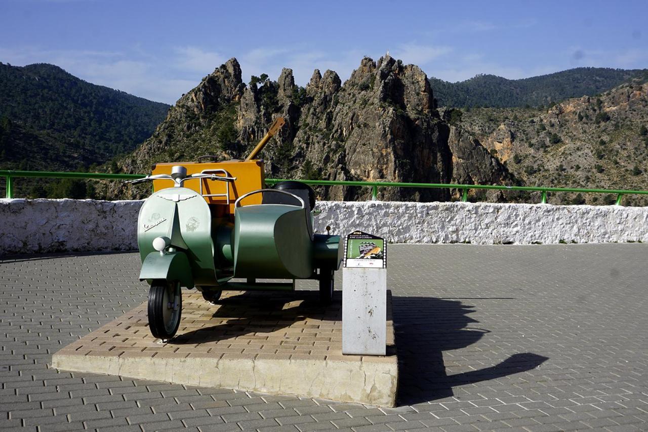 Alojamientos Rurales Entre Rocas Ayna Bagian luar foto