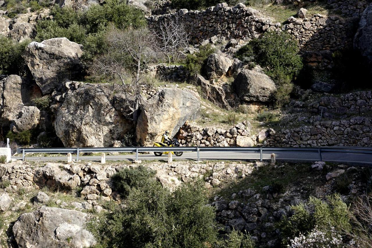 Alojamientos Rurales Entre Rocas Ayna Bagian luar foto