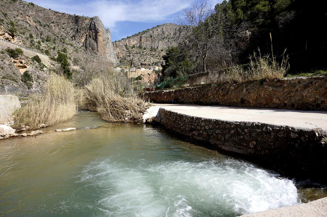 Alojamientos Rurales Entre Rocas Ayna Bagian luar foto