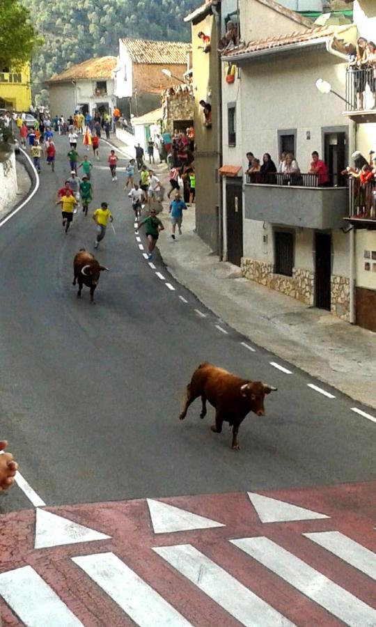 Alojamientos Rurales Entre Rocas Ayna Bagian luar foto