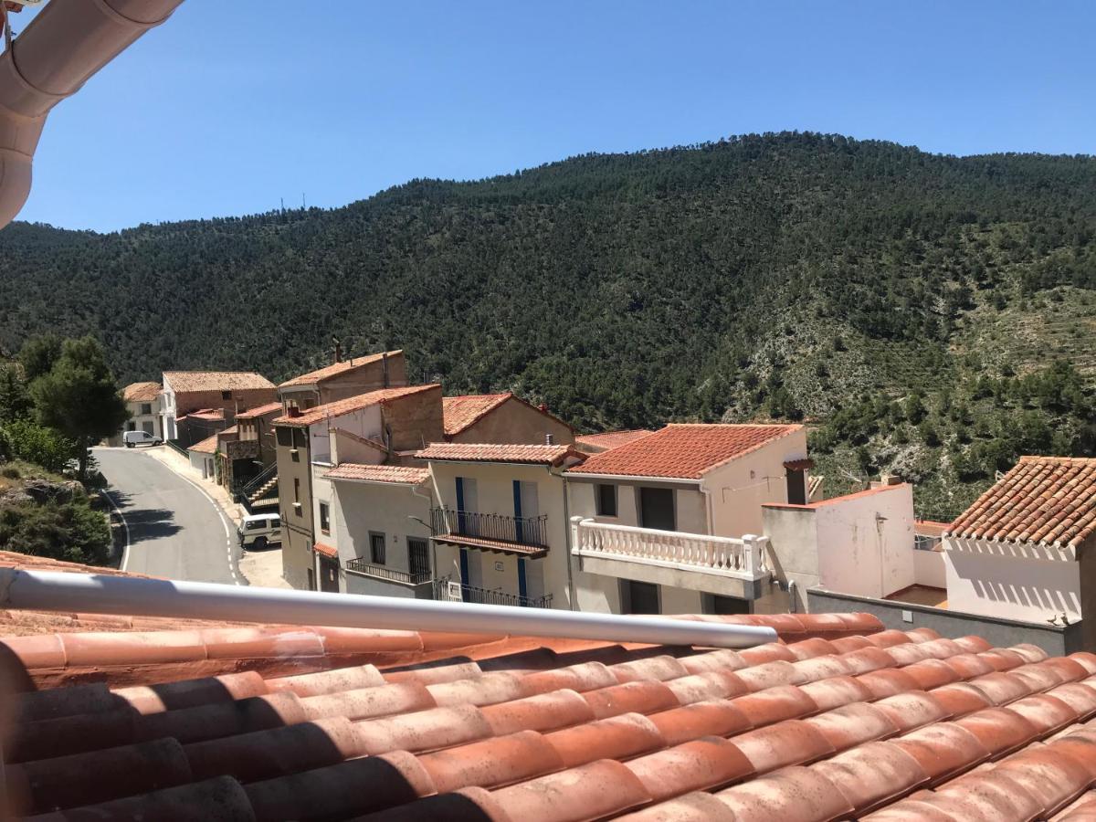 Alojamientos Rurales Entre Rocas Ayna Bagian luar foto